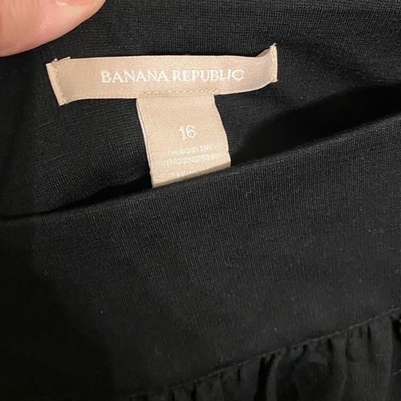 EUC Banana Republic Black Skirt - Size 16 - Picture 3 of 3